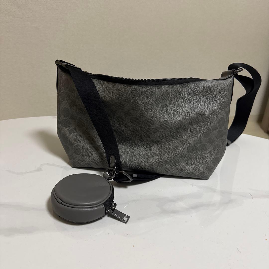 COACH クロスボディバッグ