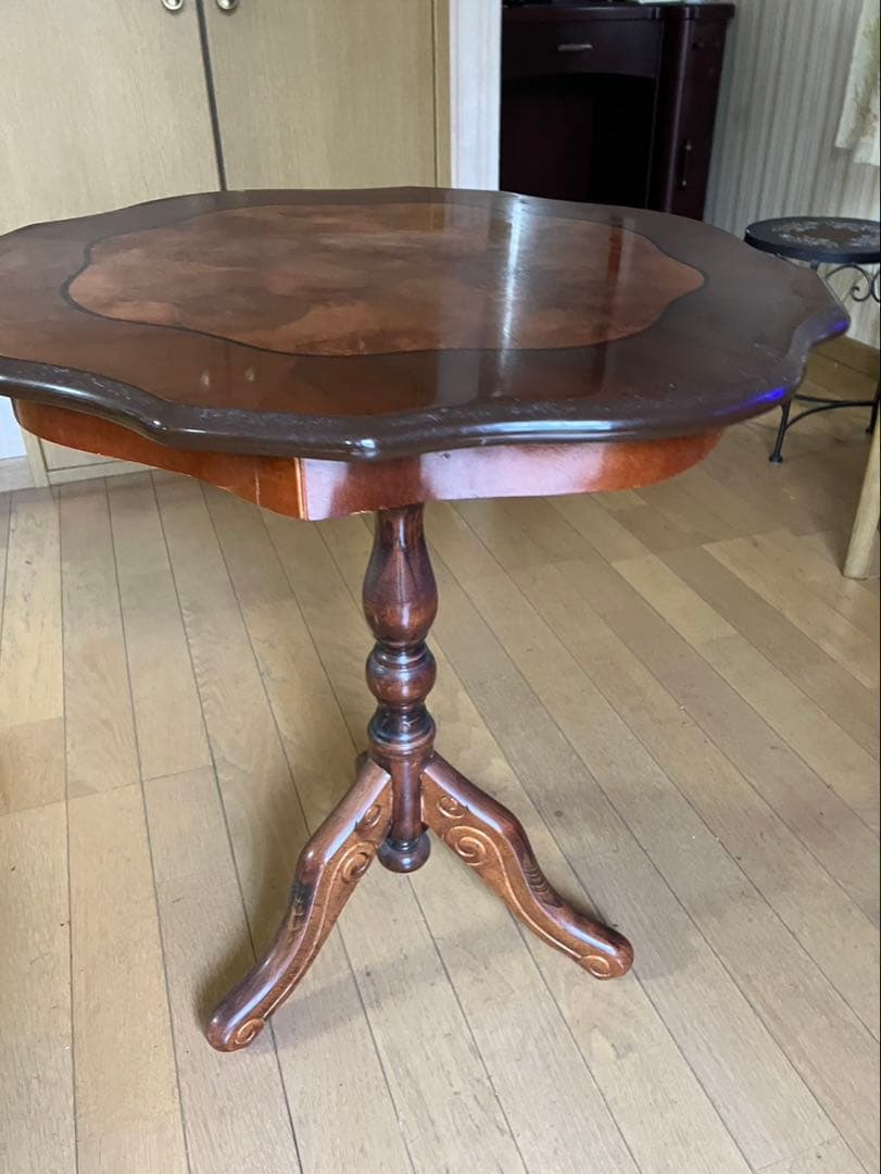 凛　アンティーク調　木製八角形サイドテーブル