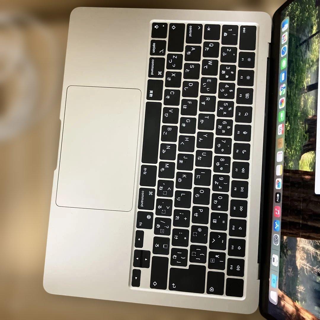 び*K様 MacBook Air 本体と充電器のみ