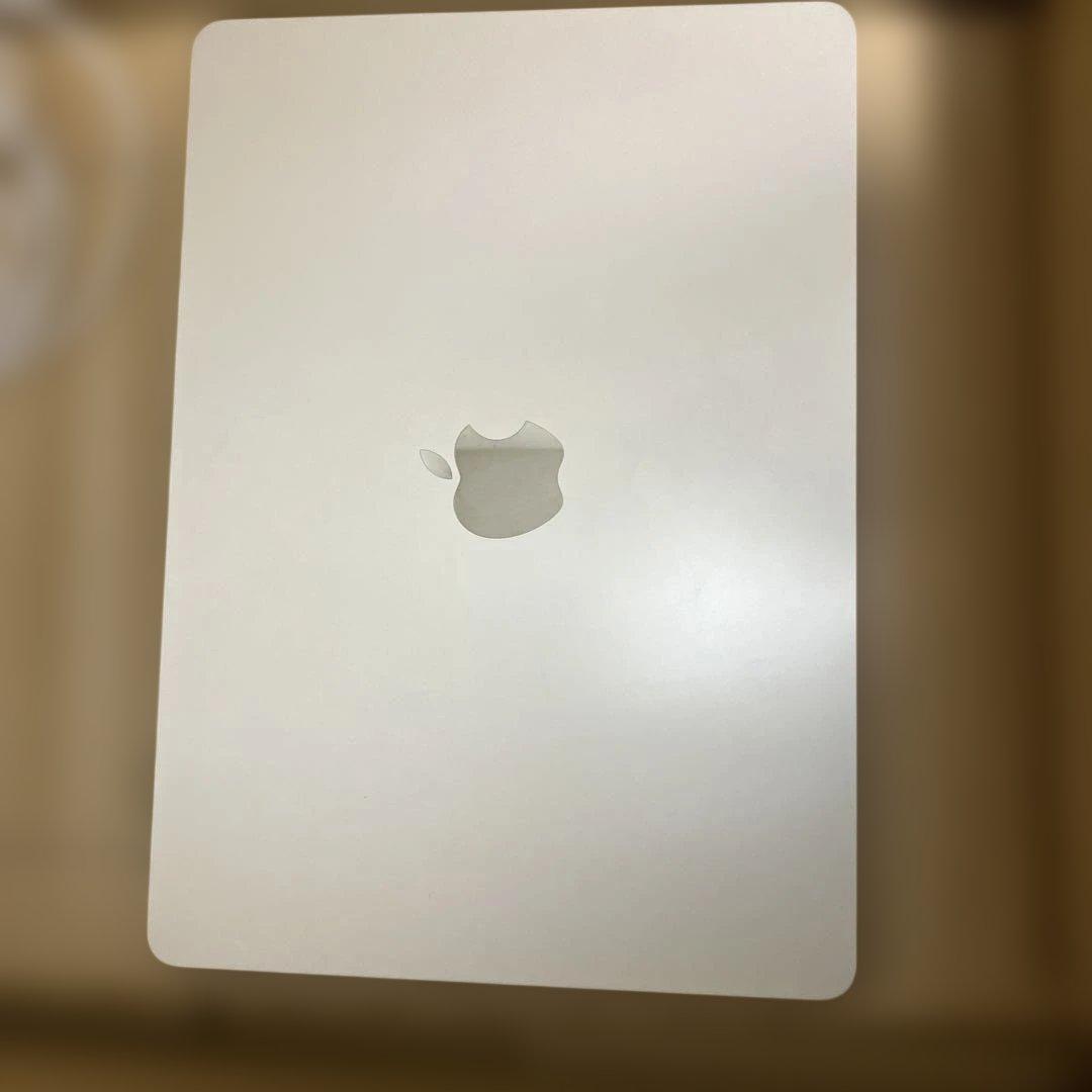 び*K様 MacBook Air 本体と充電器のみ