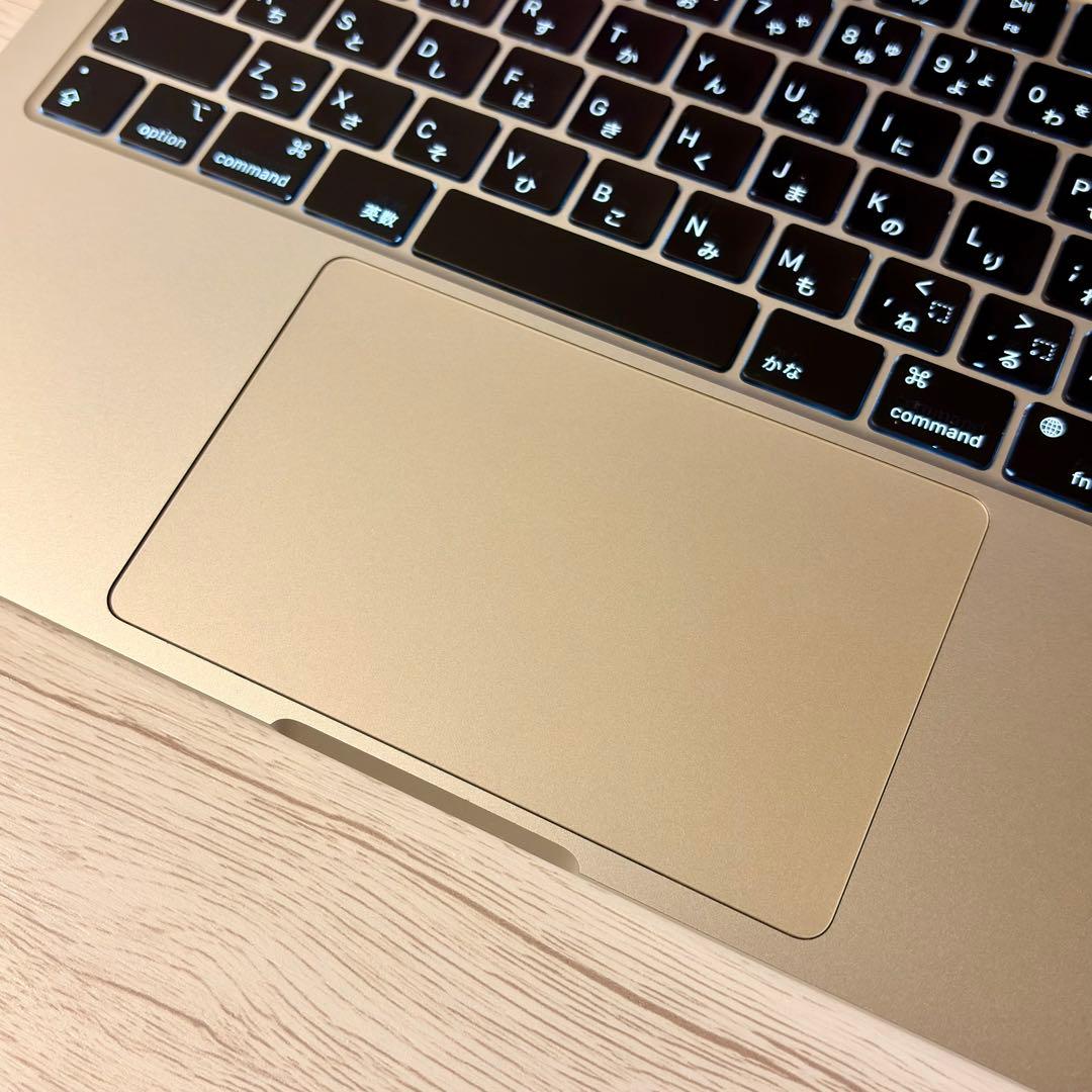 【バッテリー98%】MacBook Air M2, 2022/8GB 256GB