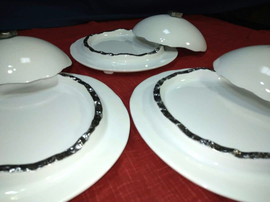 ♥高級レストラン・ホテル風・ディスプレ用⬛銀彩【蓋付きドーム型・デザイン３皿】