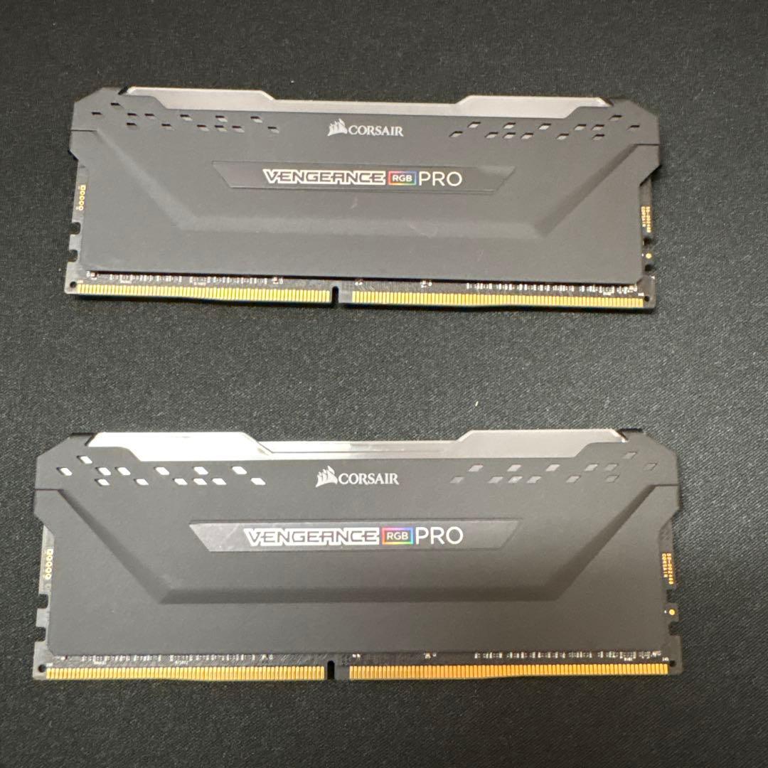 メモリー vengeance rgb pro(ddr4 16gb 3200Mhz x 2)