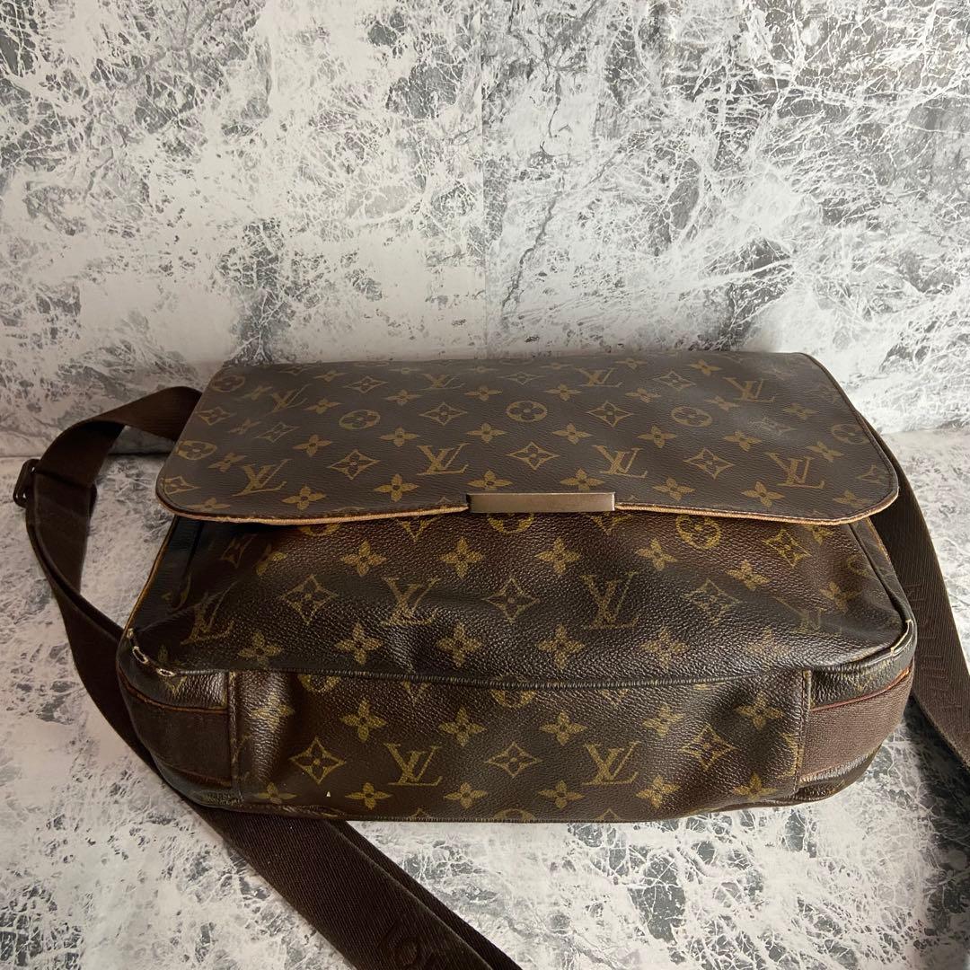 ✨LOUIS VUITTON✨　ルイヴィトン　ショルダーバッグ　メッセンジャー