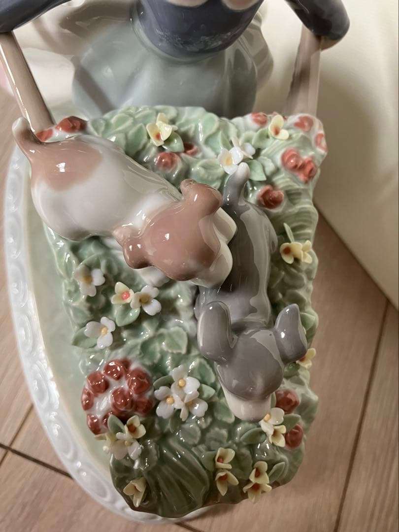 ⭐️新品⭐️リヤドロ 5460 乗せてあげる 犬 花 女の子 陶器 正規箱付