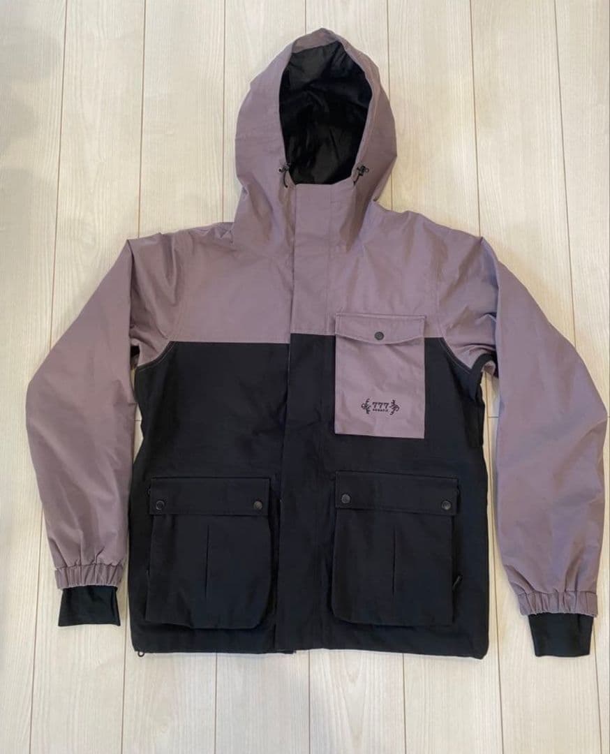 【12月特別値引き】レア　NOMADIK 777 スノーボードウェア