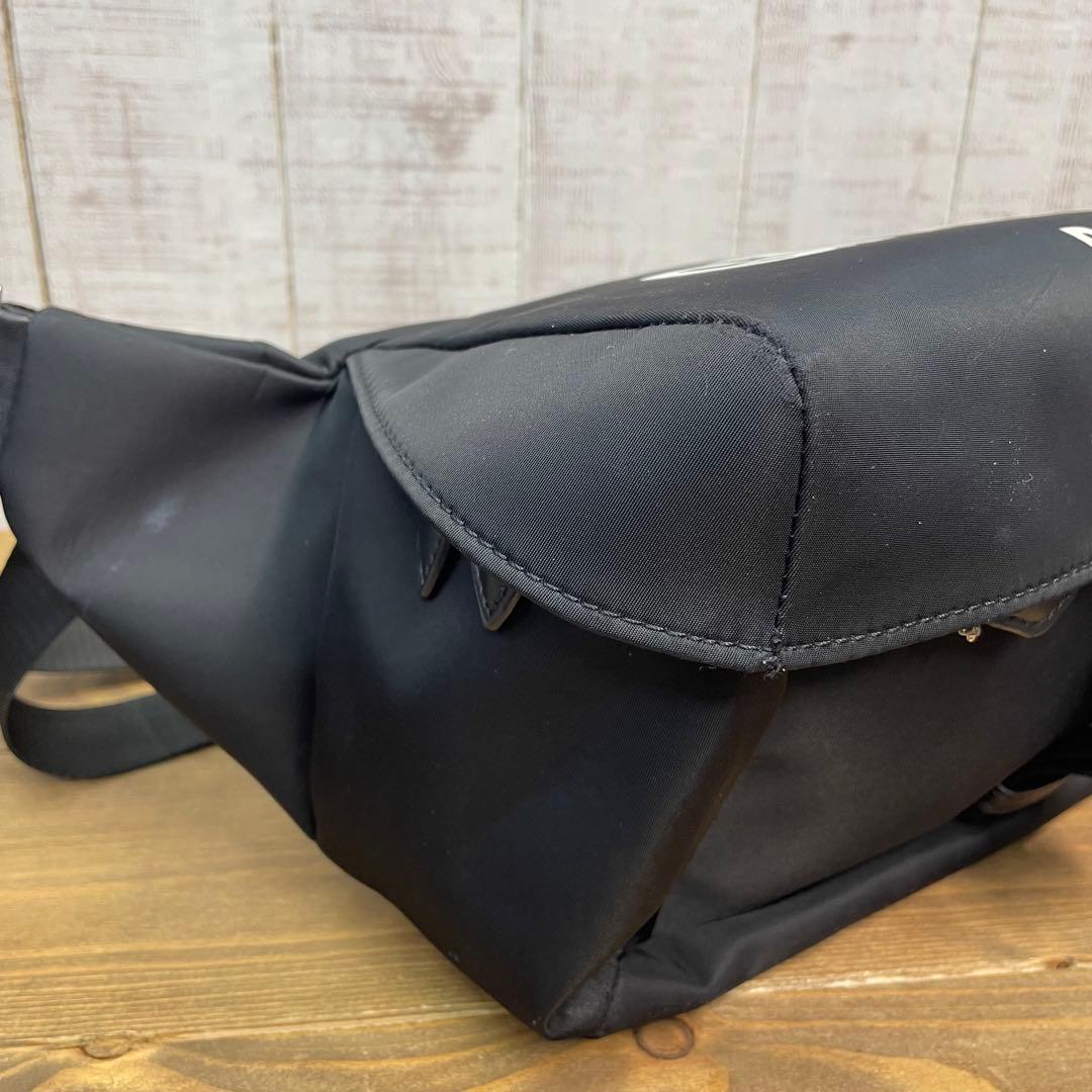 GIVENCHY ロゴ入りナイロン　パンドラベルドバッグ