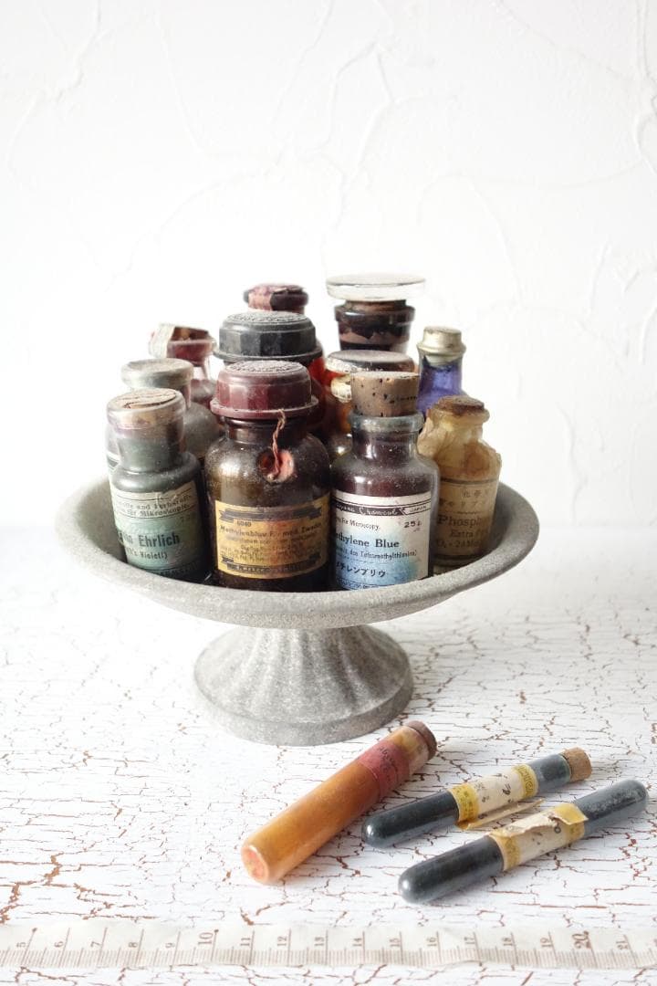 ジャンクスタイル　朽ちた染料のビンと木枠まとめ売り