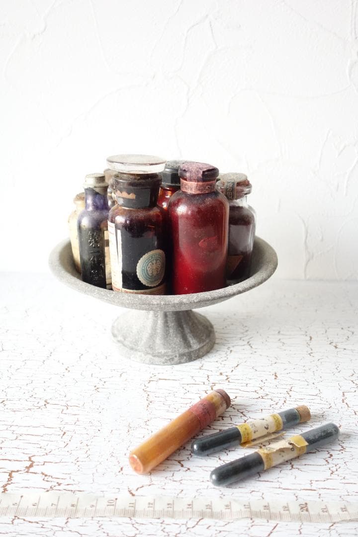 ジャンクスタイル　朽ちた染料のビンと木枠まとめ売り