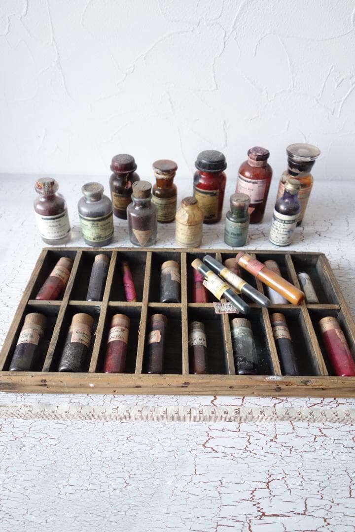 ジャンクスタイル　朽ちた染料のビンと木枠まとめ売り