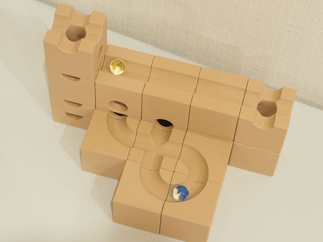 【りんご】マグキューブ 磁石内蔵型 ビー玉転がし ライトブラウン