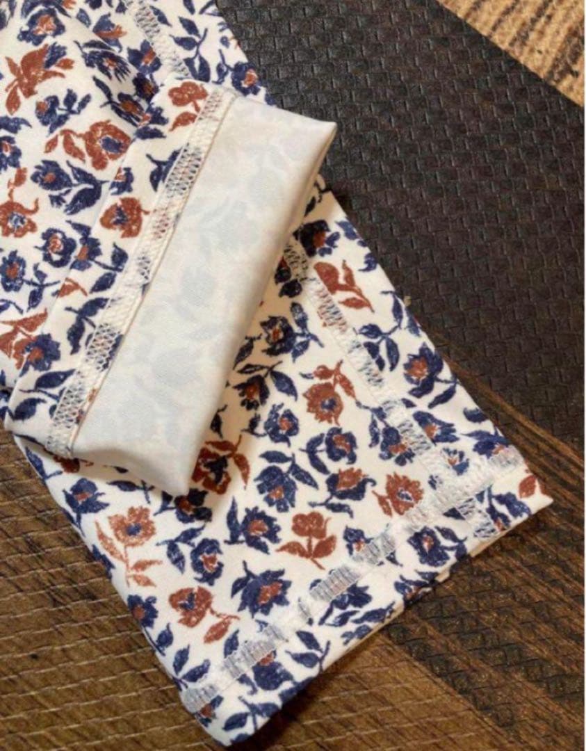 極美　emmi yoga エミヨガ　ヨガウェア　大人上品フラワーM