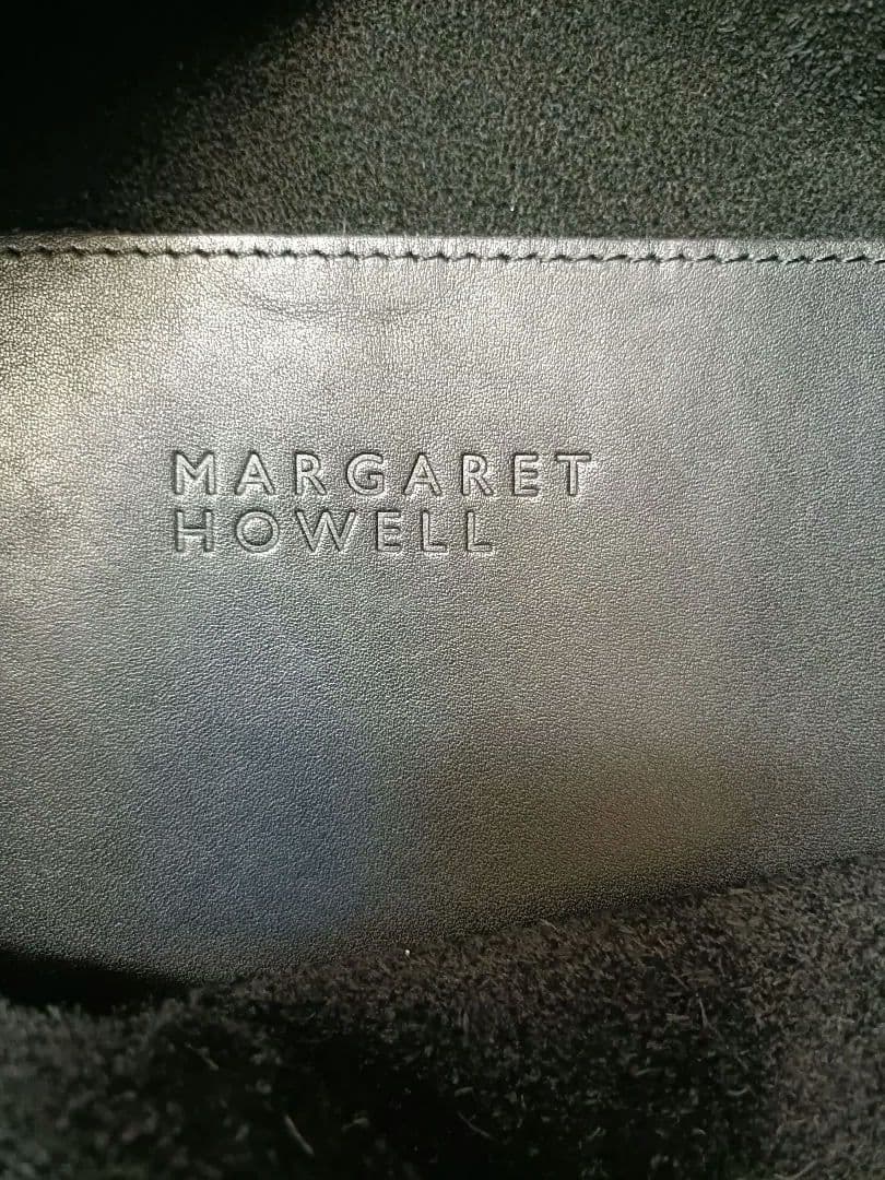 使えるブラック　大人　MARGARET HOWELL レザートートバッグ　本革