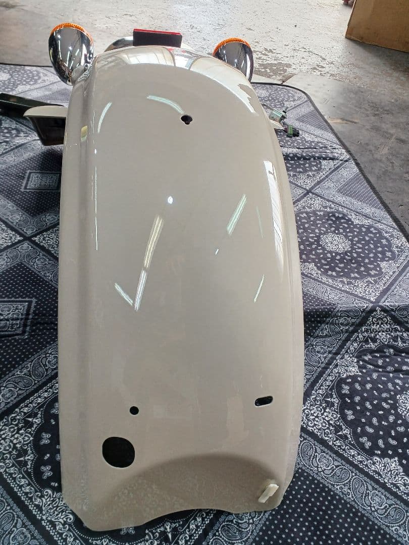 ハーレーFLTRX純正リヤフェンダーとてもきれい