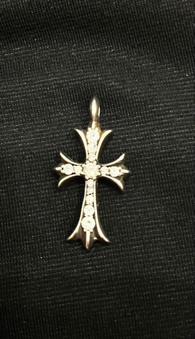 chearts タイニーファットクロス ダイヤ ペンダントトップ 似