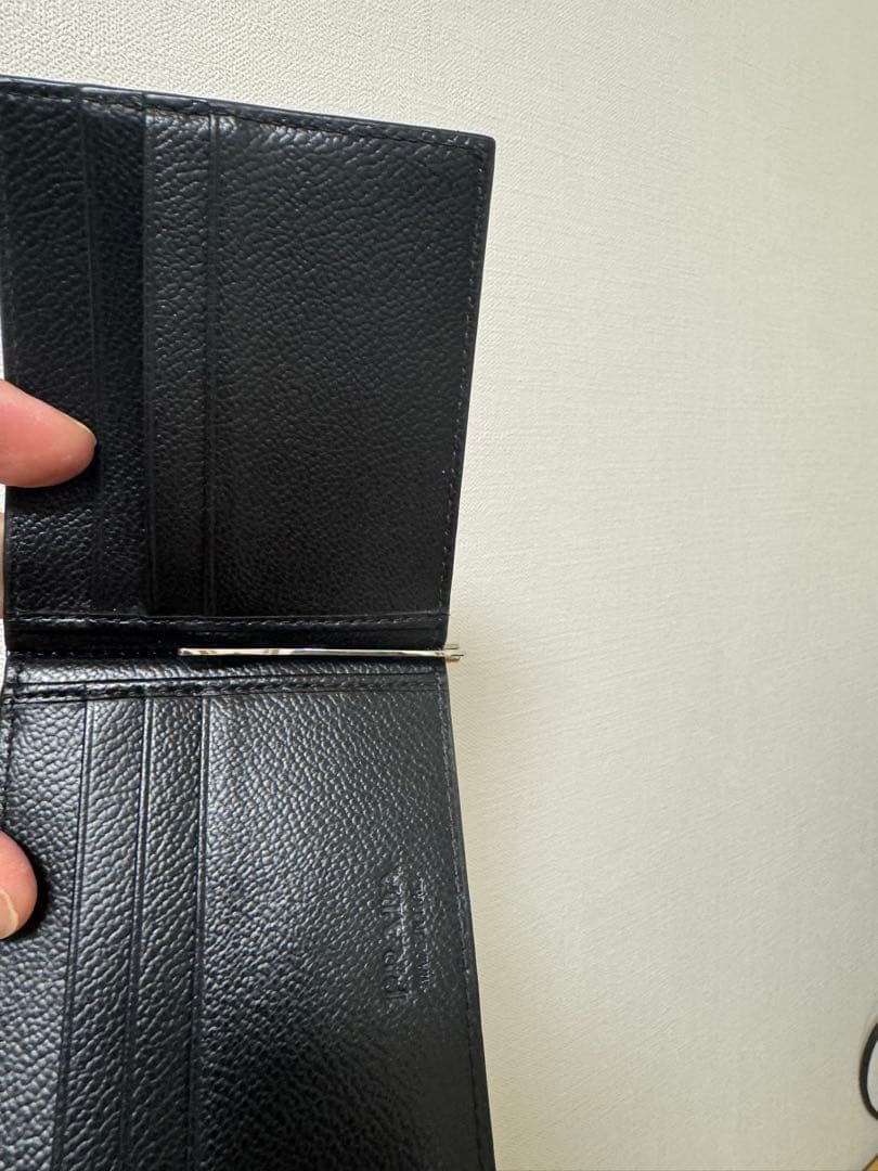 PRADA プラダ マネークリップ 二つ折り財布 ブラック ほぼ未使用 美品