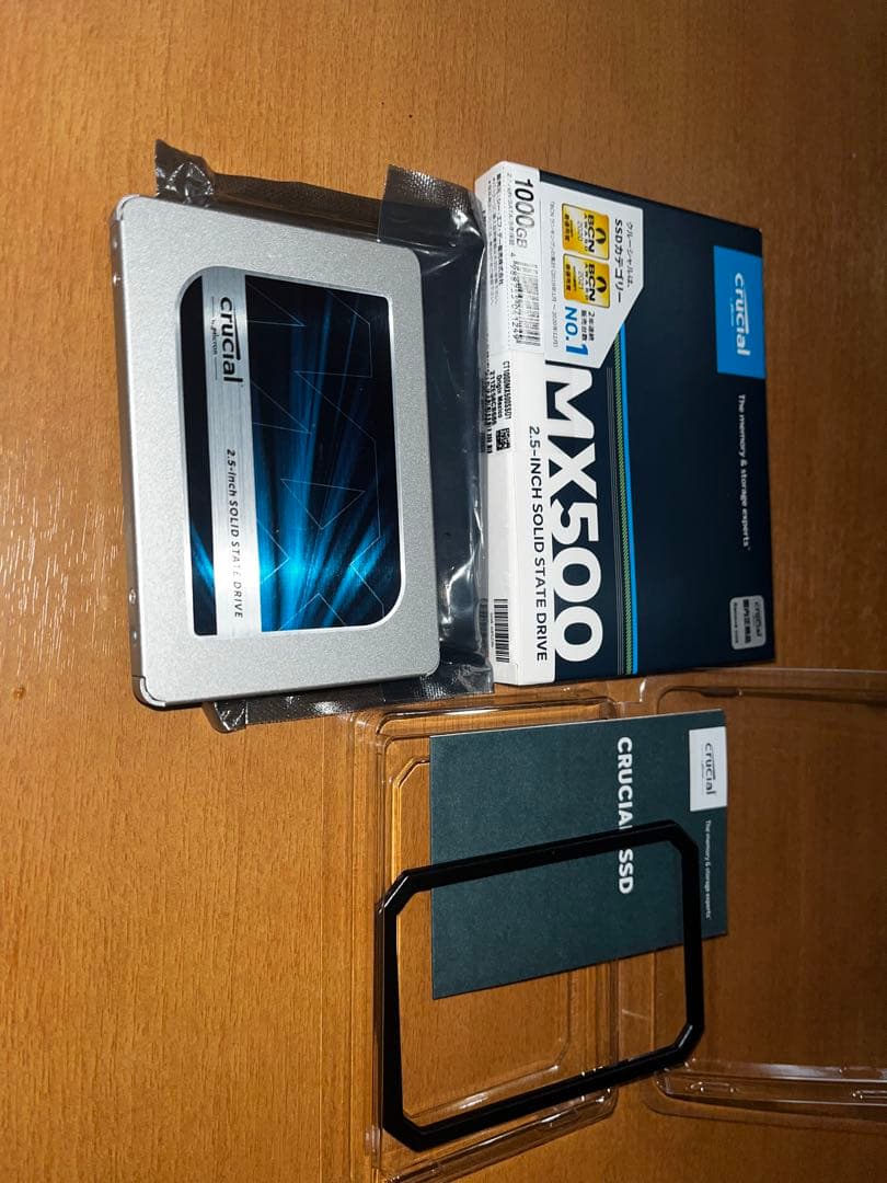 crucial MX500 1000GB 2.5インチSSD