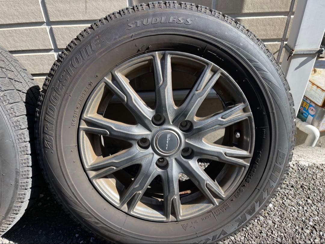 スタッドレスタイヤ 195/65R15 4本セット　セレナc27で使用ブリザック