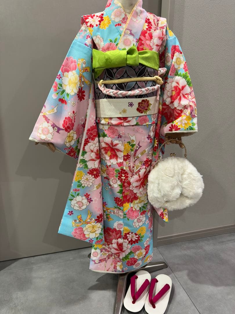 フルセット　七五三用華やかな花柄着物