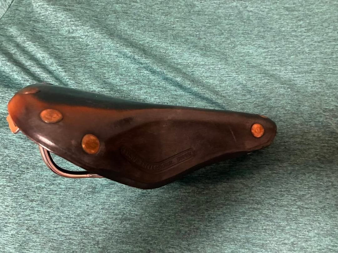 クラシックレザーサドル