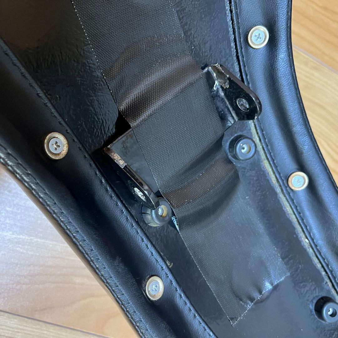 Tramp ハーレーXL用キング＆クイーンシート（04以降）プレスタイプ