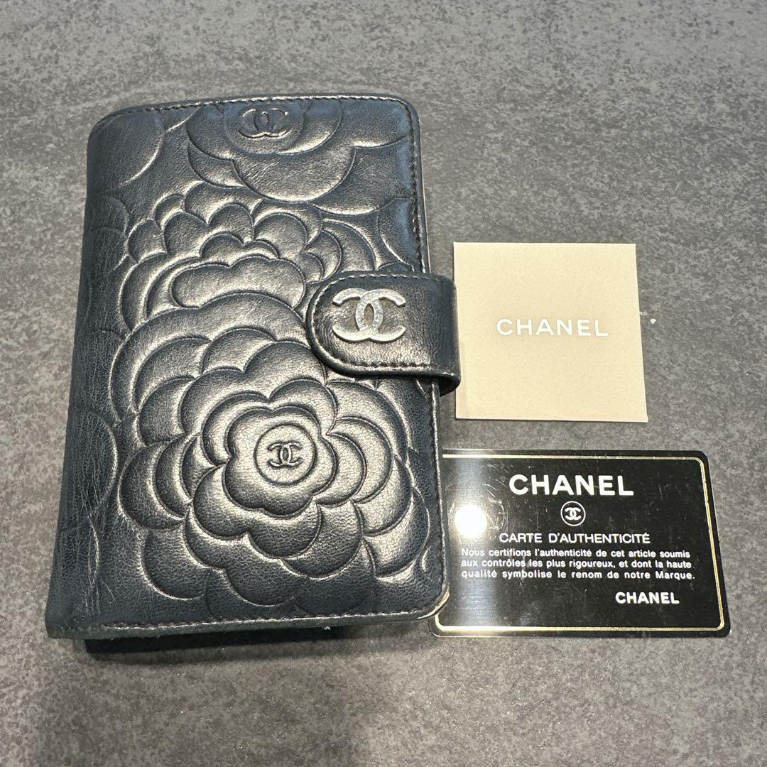 CHANEL 二つ折り財布 ブラック　カメリア