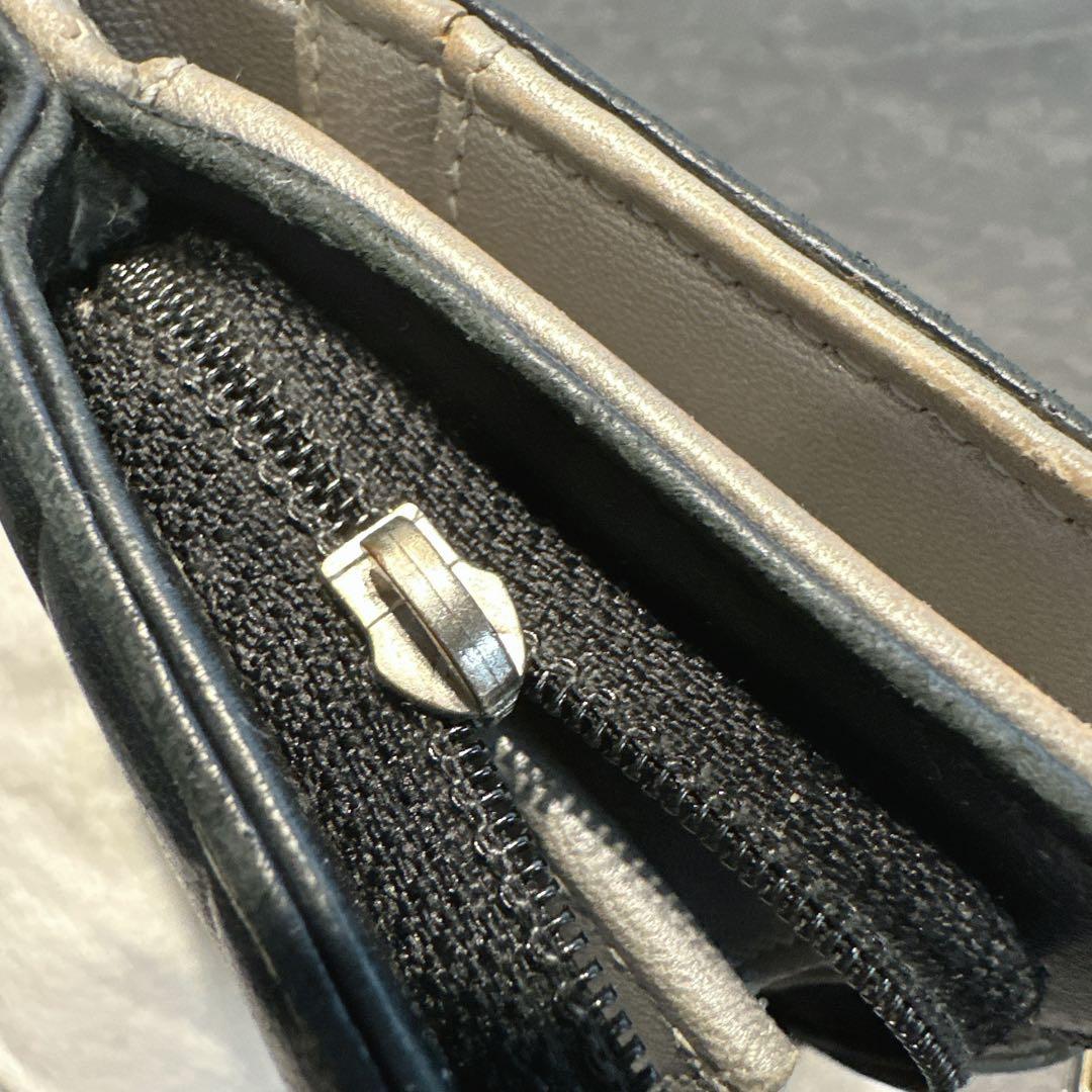 CHANEL 二つ折り財布 ブラック　カメリア