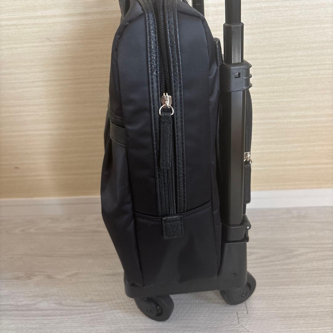 【美品】スワニー　キャリーバッグ　クレーぺ　黒　ストッパー機能
