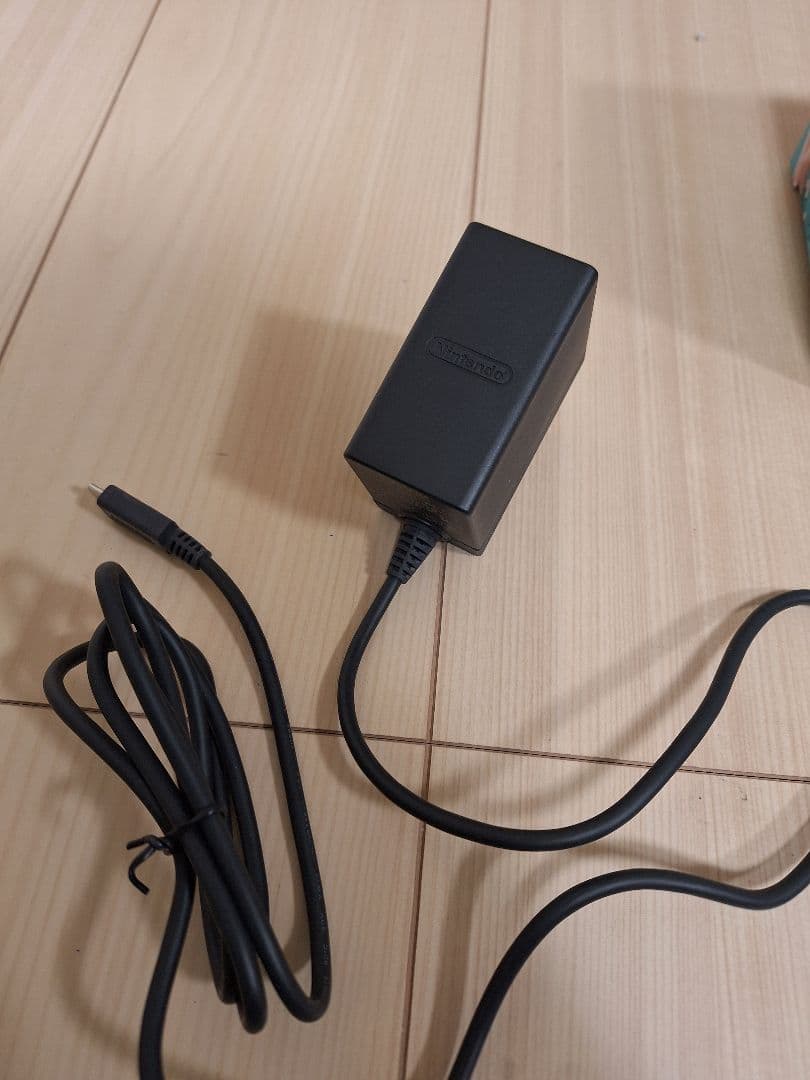 美品　Switch Lite ターコイズブルー 充電器付き 箱付き