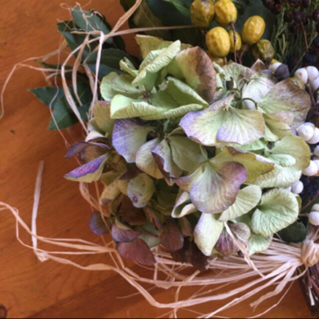 ドライフラワー　スワッグ　クリスマス　アジサイ　ナンキンハゼ　ナチュラル　リース