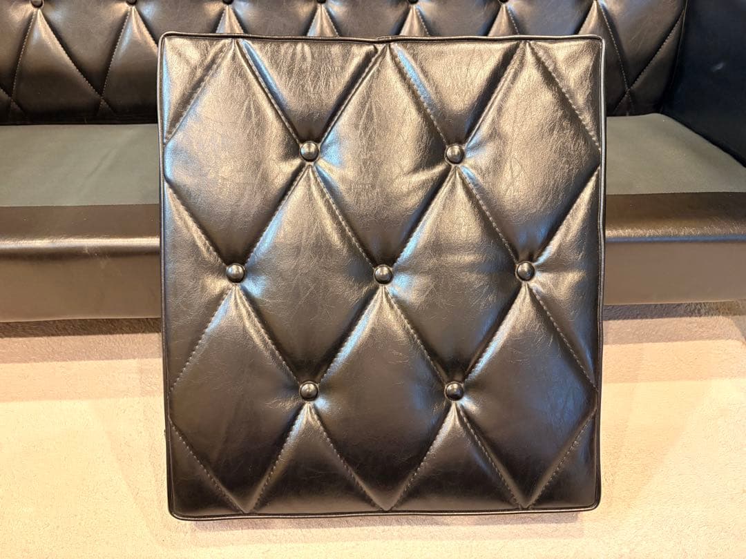 カリモク60 ロビーチェア　3人掛け