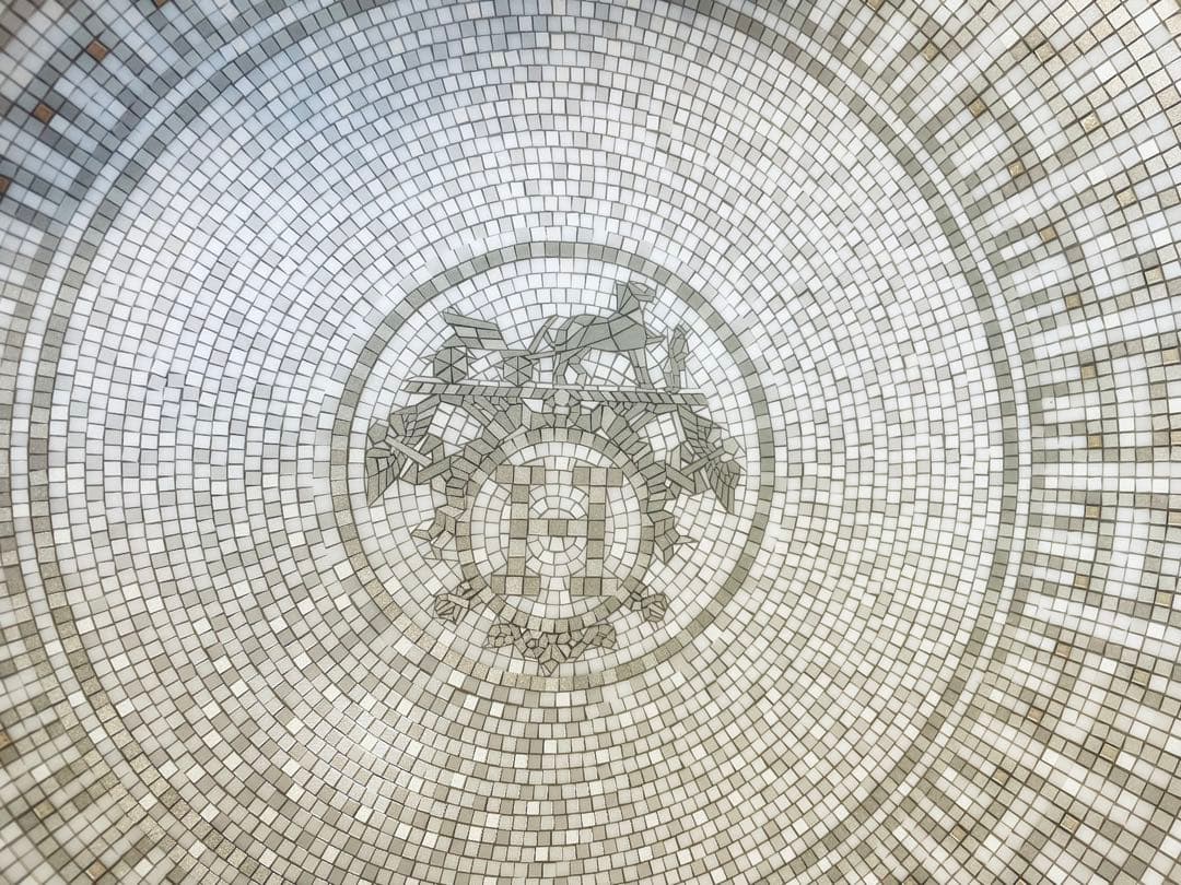 完売商品 エルメス HERMES モザイクプラチナ プレート21cm ２枚セット