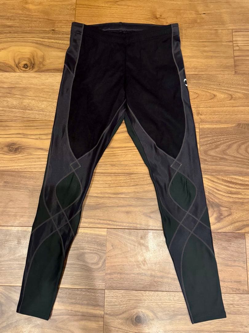 CW-X ワコール　トップスとレギンスセット　トレーニング