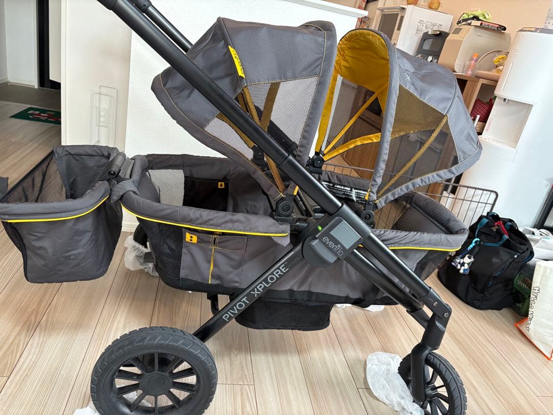 ゆ*こ様 [クリスマスセール]PIVOT XPLORER ベビーカー