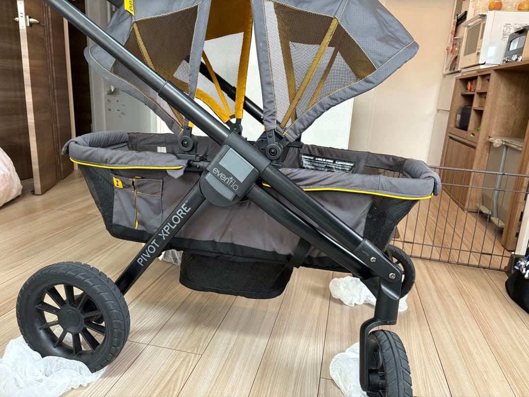ゆ*こ様 [クリスマスセール]PIVOT XPLORER ベビーカー