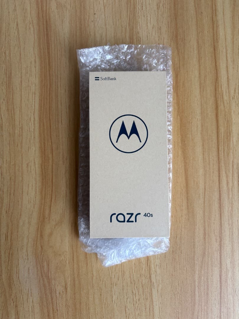 Motorola razr 40s 本体 SIMフリー ホワイト