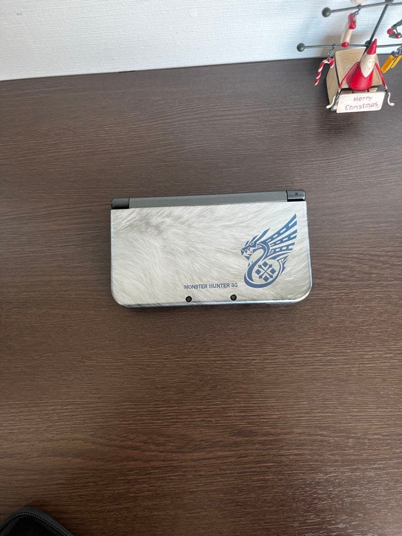 Newニンテンドー3DS LL モンハンモデル 完動品　ソフト付き