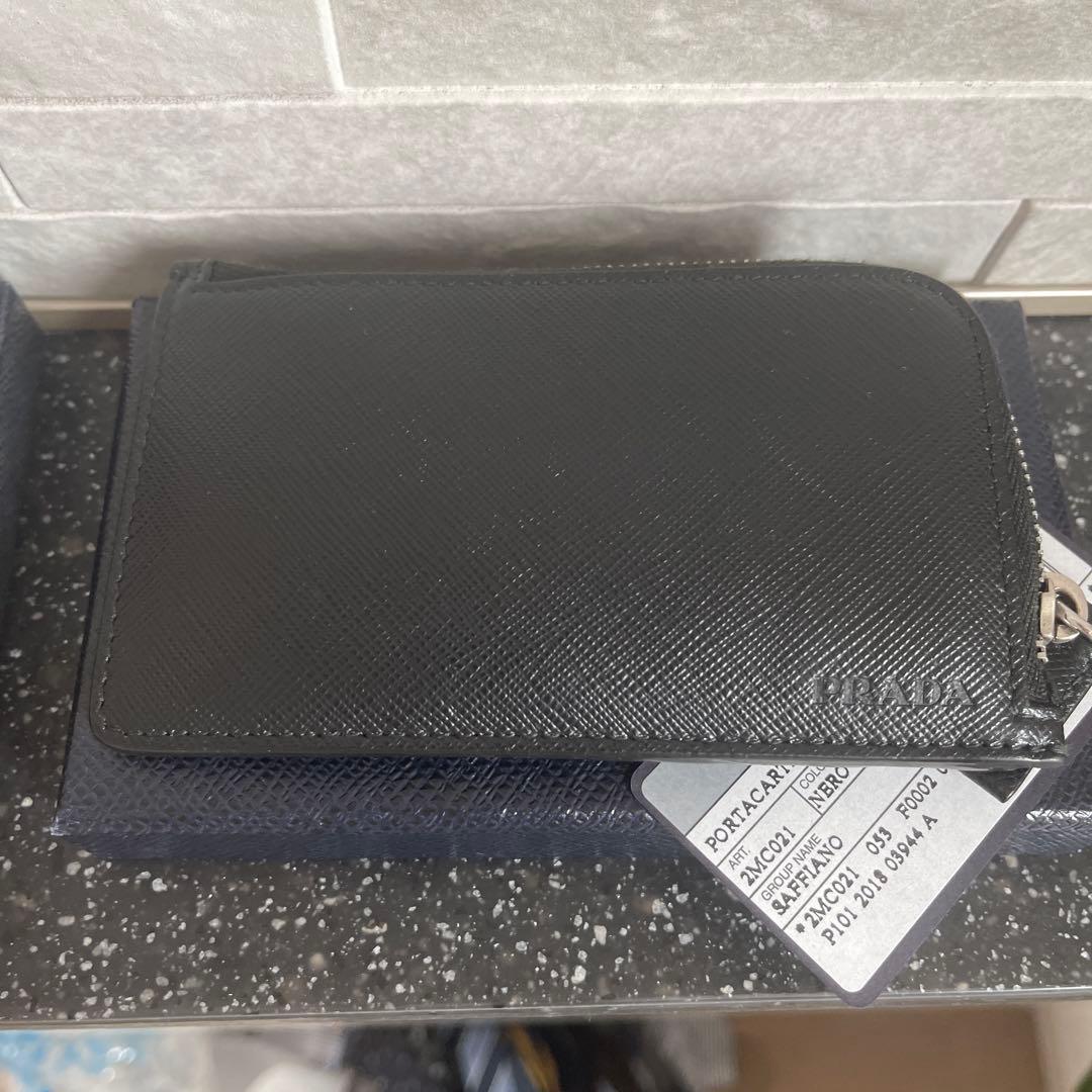 PRADAプラダ ポルタカルト・ディ・クレディト カードケース本革黒 美品