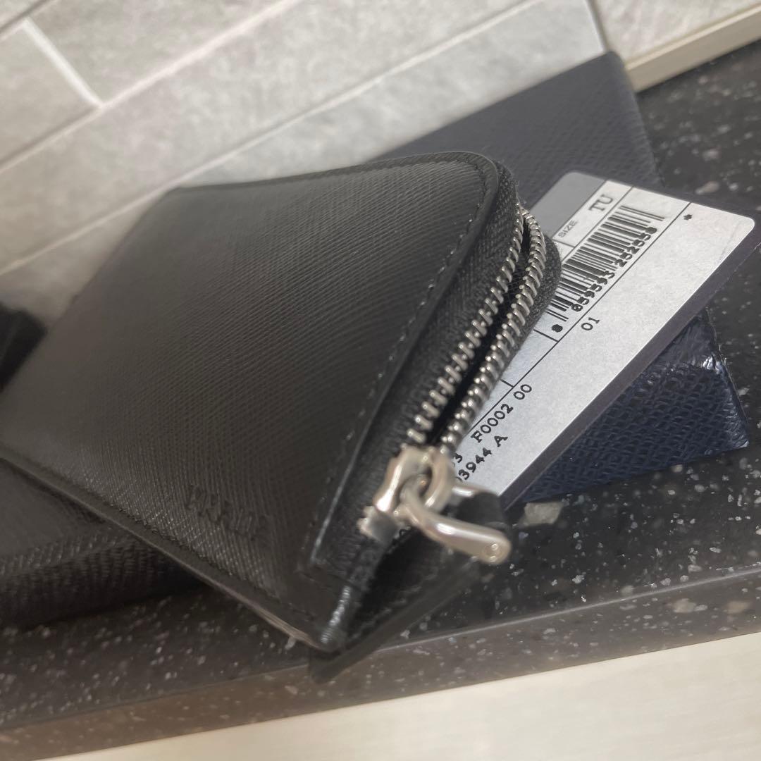 PRADAプラダ ポルタカルト・ディ・クレディト カードケース本革黒 美品
