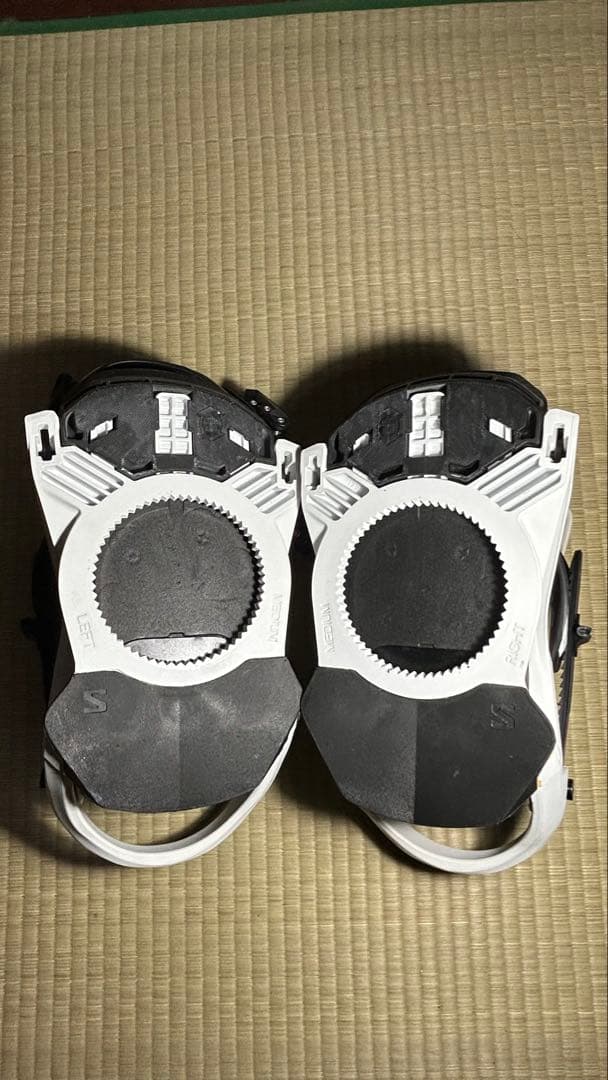 SALOMON RHYTHM ホワイト/スノーボードビンディング　Mサイズ