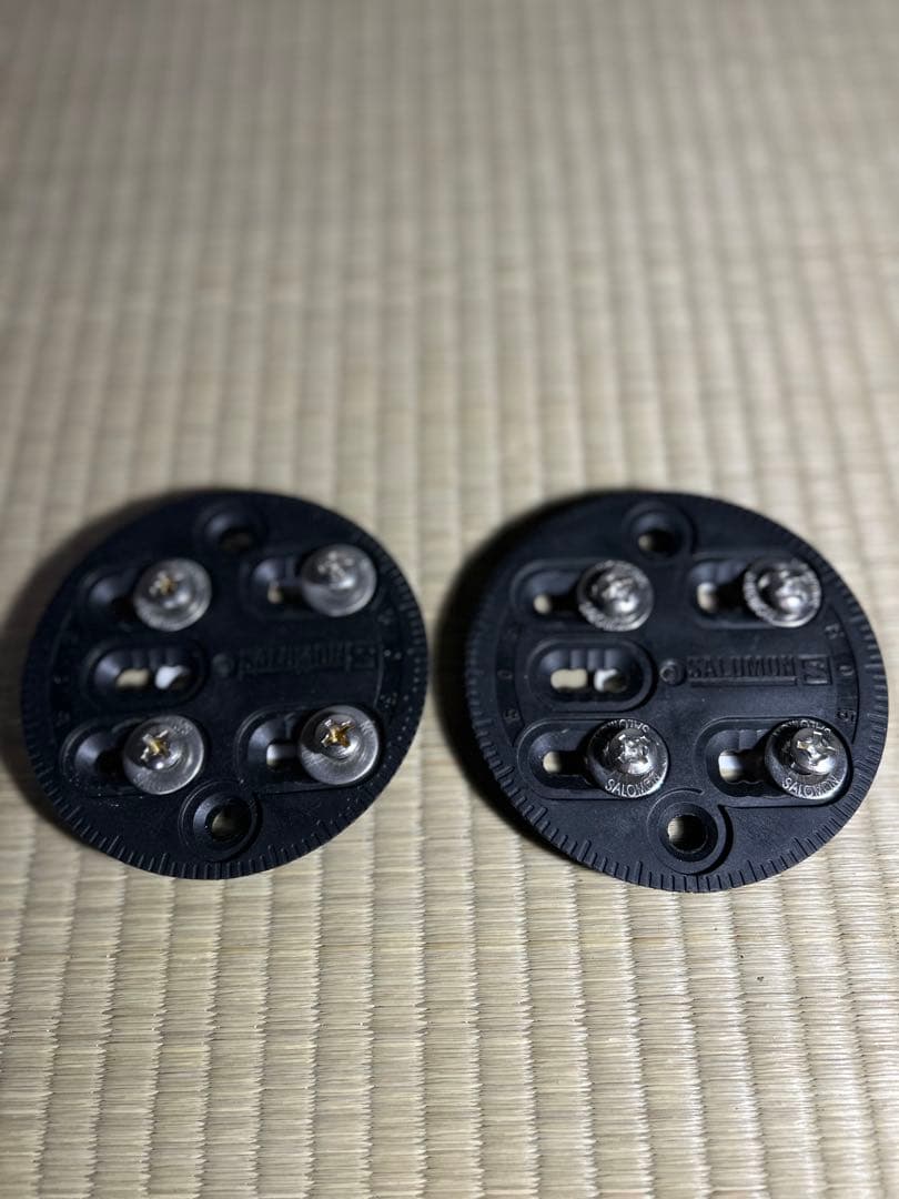 SALOMON RHYTHM ホワイト/スノーボードビンディング　Mサイズ