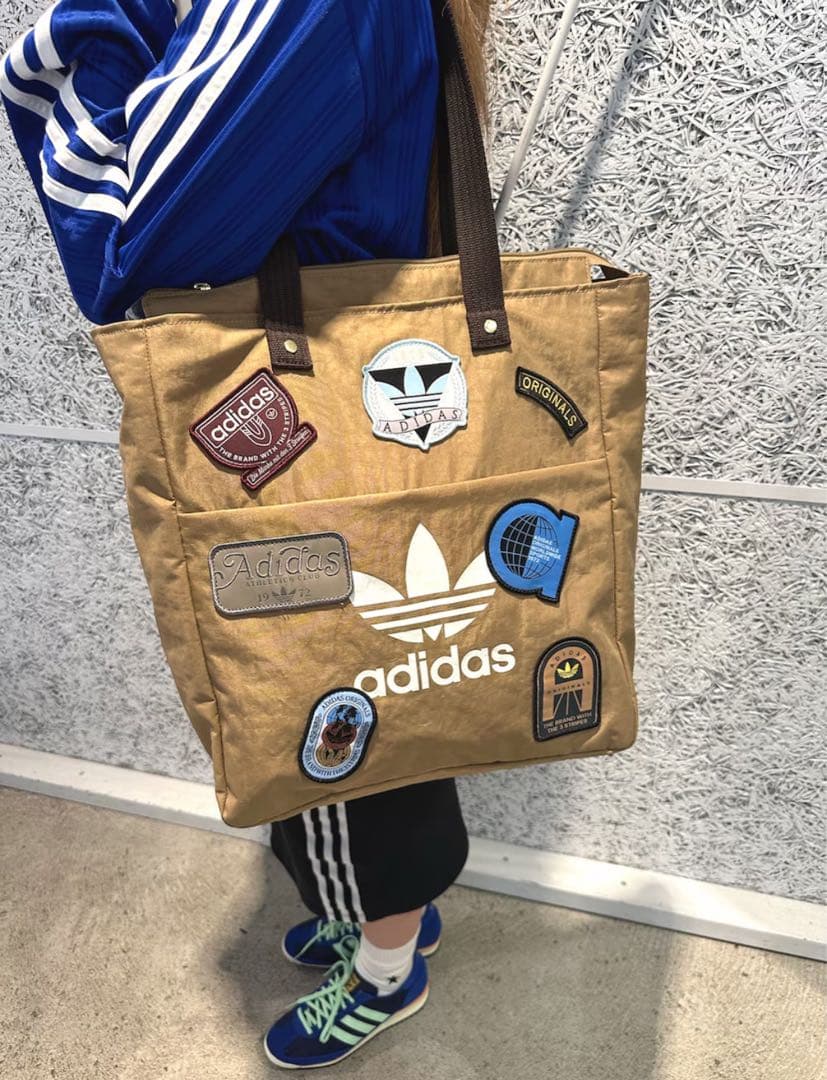 新品⭐️adidas originalsレコード トートバッグ ベージュ ブラウン