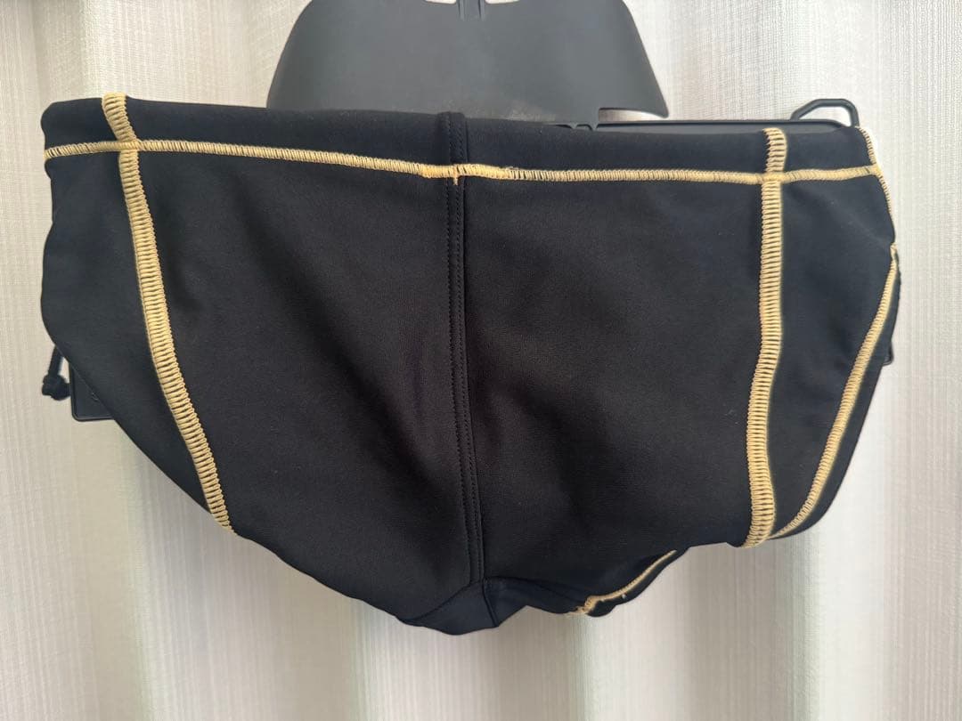 arena 競パン　黒/金