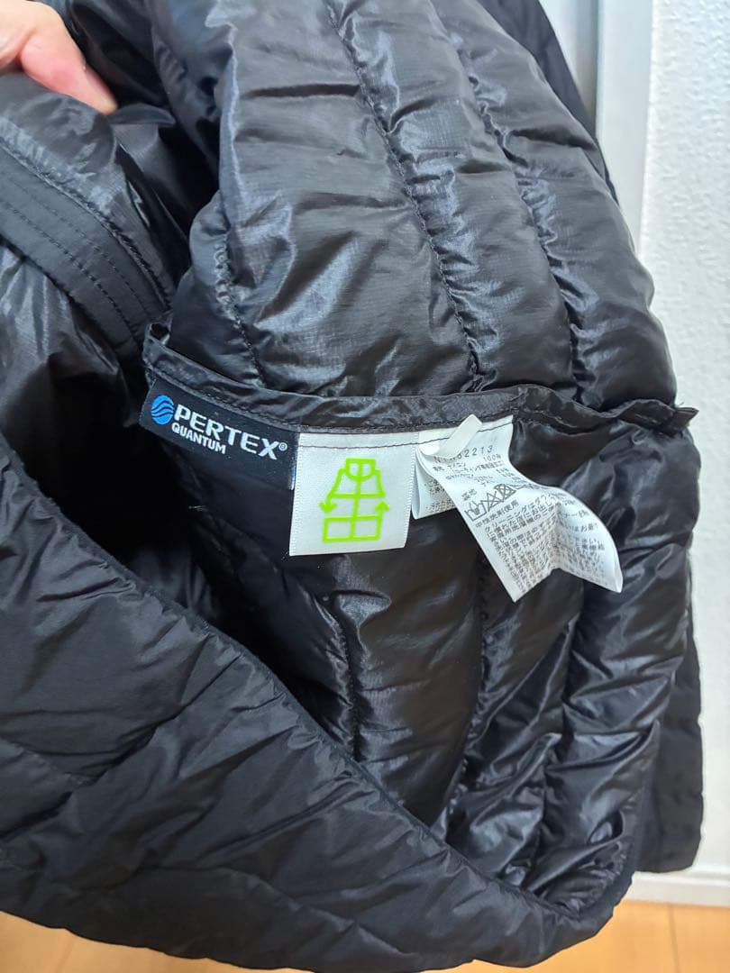 THE NORTH FACE サンダーラウンドネック ライトダウンジャケット　黒