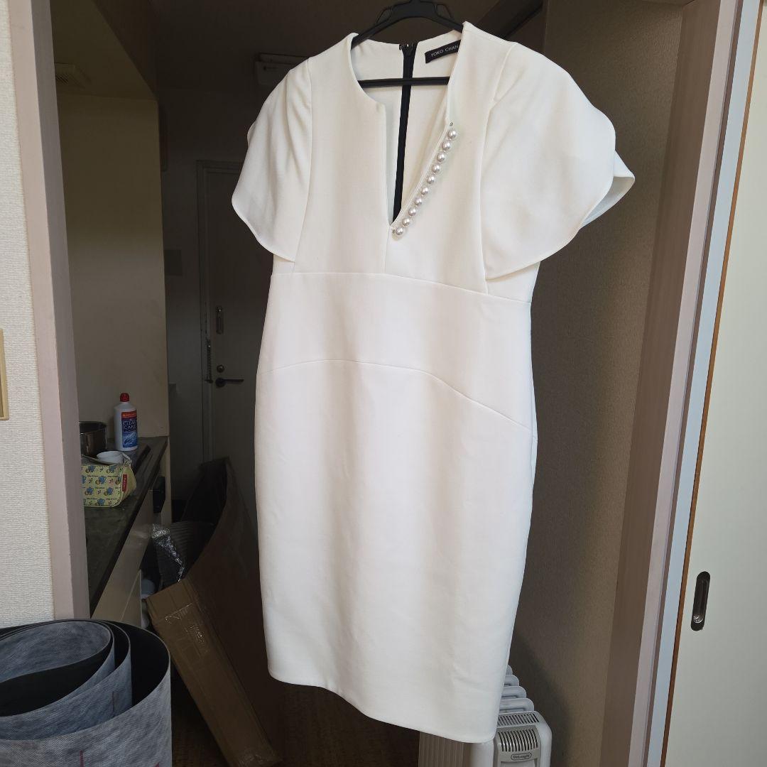 ヨーコチャンホワイトタイトフィットドレス
