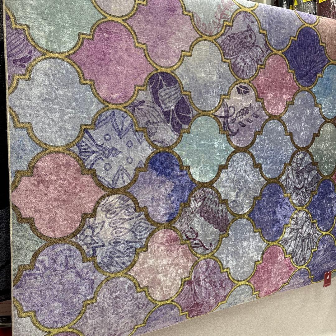 新品　モロッカン柄　アクセントラグ　パープル　140×200