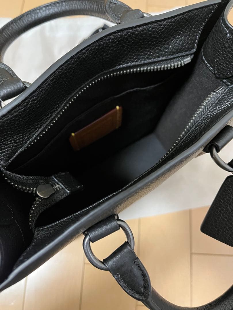 COACH コーチ　ブラック トートバッグ　ショルダーベルト付き　新品未使用