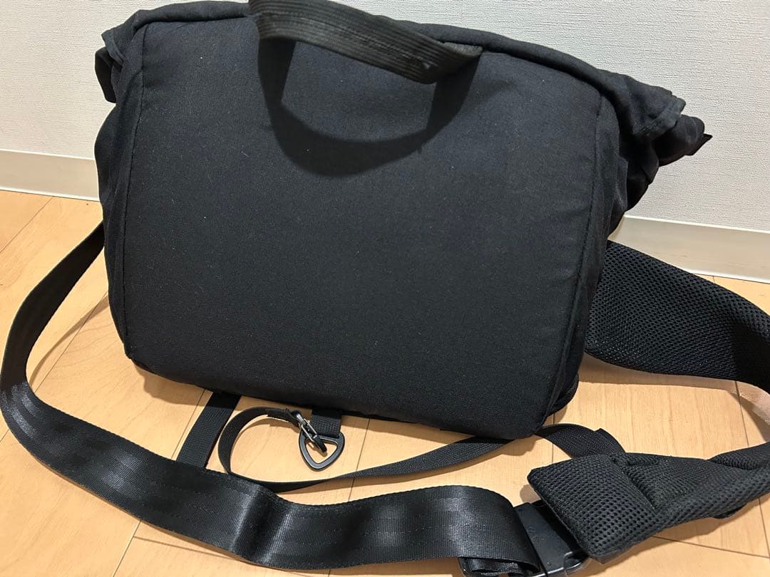 ミステリーランチ　メッセンジャーバッグ　インベーダー(?)