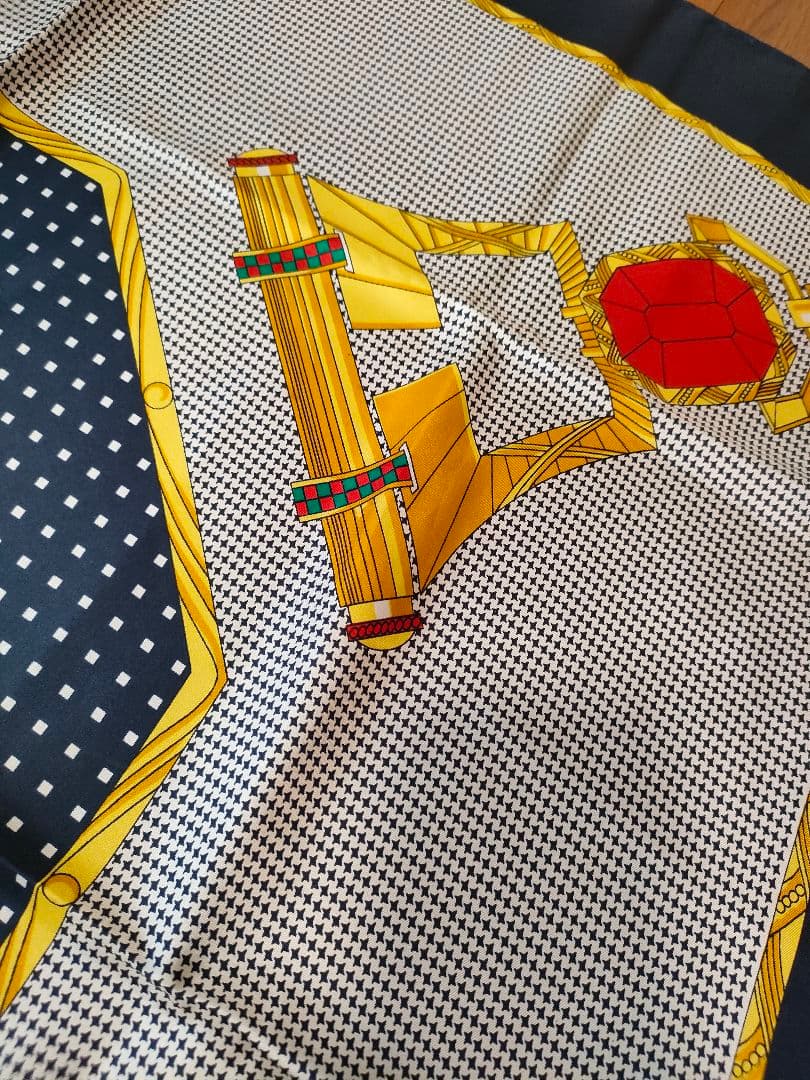 a44 超美品　クリスチャンディオール　Dior　スカーフ　シルク100