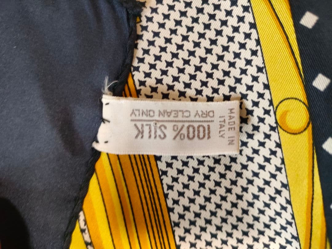 a44 超美品　クリスチャンディオール　Dior　スカーフ　シルク100